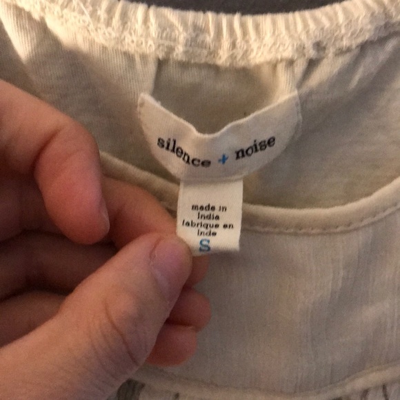 Silence and Noise Tank with Sun Rays 🌞 - Picture 3 of 4